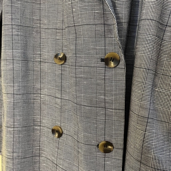 Prince of Wales Checked Trench-coat. EC size 18 - Picture 7 of 10